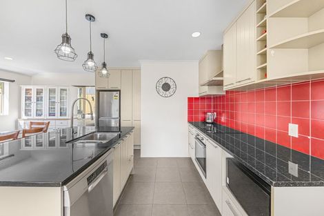 Photo of property in 33 Gala Place, Henderson, Auckland, 0612