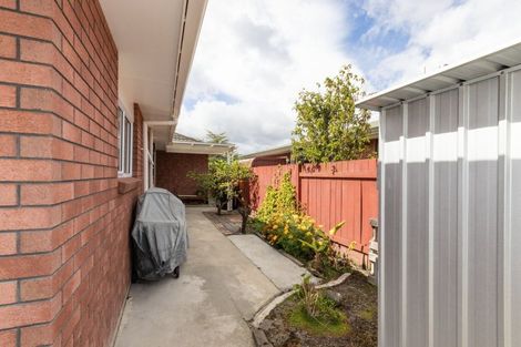 Photo of property in 6 Royal Oak Drive, Kelvin Grove, Palmerston North, 4414