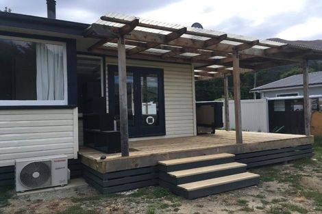 Photo of property in 426 Domain Road, Lake Hawea, Wanaka, 9382