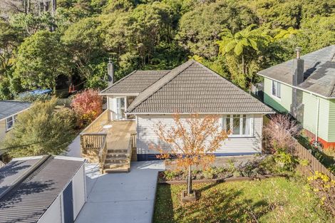 Photo of property in 27 Sunny Grove, Wainuiomata, Lower Hutt, 5014