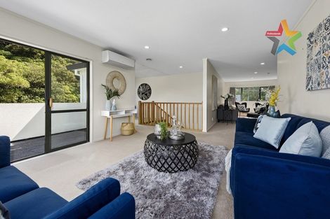Photo of property in 72 Dowse Drive, Maungaraki, Lower Hutt, 5010