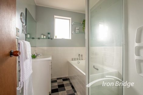 Photo of property in 78 Gloaming Hill, Titahi Bay, Porirua, 5022