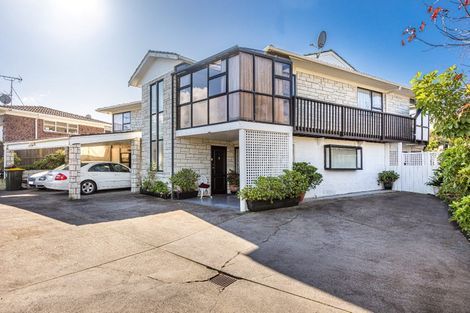 Photo of property in 102 Prince Regent Drive, Half Moon Bay, Auckland, 2012