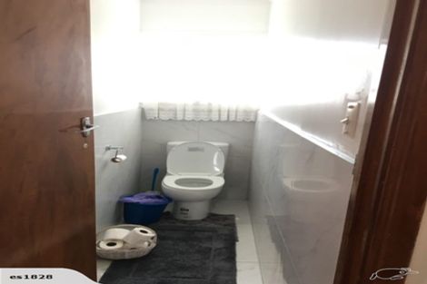 Photo of property in 2 Pandora Place, Pakuranga, Auckland, 2010