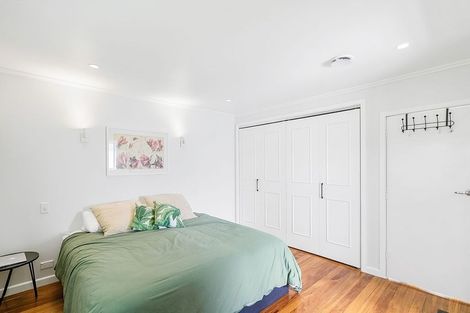 Photo of property in 35 Avondale Road, Avondale, Auckland, 1026