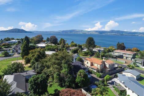 Photo of property in 20b Grand Vue Road, Kawaha Point, Rotorua, 3010