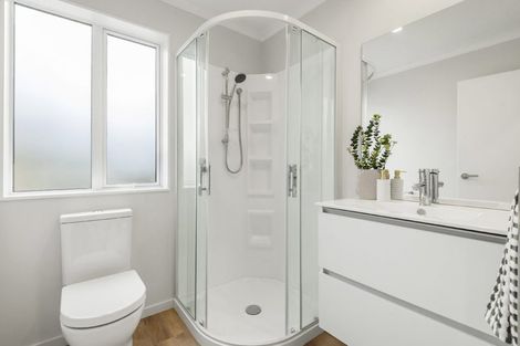 Photo of property in 30 Wyoming Avenue, Murrays Bay, Auckland, 0630