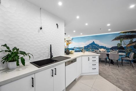 Photo of property in 1c/175 Hurstmere Road, Takapuna, Auckland, 0622