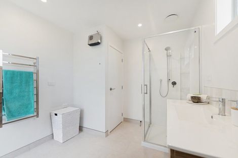 Photo of property in 3/28 Chartwell Avenue, Glenfield, Auckland, 0629