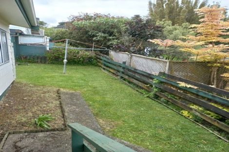 Photo of property in 72 Vodanovich Road, Te Atatu South, Auckland, 0610