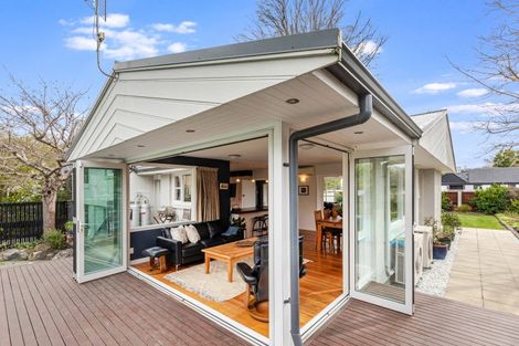 Photo of property in 90 Clyde Road, Ilam, Christchurch, 8041