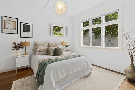 Photo of property in 28 Beacon Hill Road, Strathmore Park, Wellington, 6022