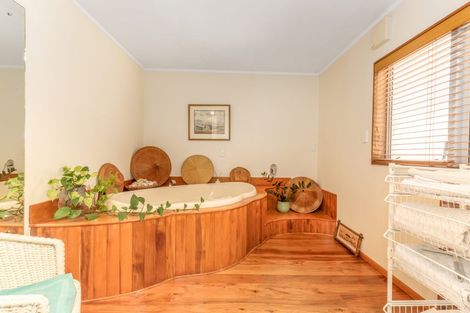 Photo of property in 12 Ngarara Road, Waikanae, 5036