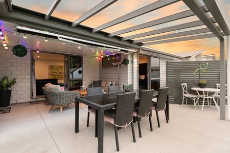 Photo of property in 115 Awataha Crescent, Pyes Pa, Tauranga, 3110