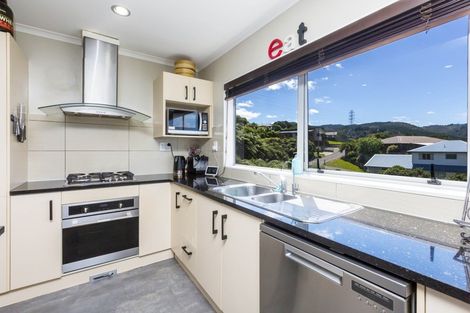 Photo of property in 7 Swain Grove, Riverstone Terraces, Upper Hutt, 5018