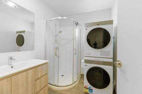 Photo of property in 4/35 Hogans Road, Glenfield, Auckland, 0629