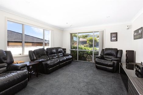Photo of property in 31 Paparoa Crescent, Aotea, Porirua, 5024