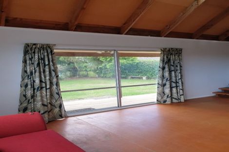 Photo of property in 18 Simcox Street, Otaki Beach, Otaki, 5512