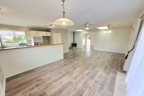 Photo of property in 3a Leiden Place, Totara Vale, Auckland, 0629