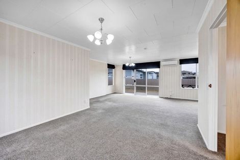 Photo of property in 6 Manse Street, Hawera, 4610