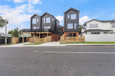Photo of property in 1/1 Roseberry Avenue, Birkenhead, Auckland, 0626