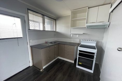 Photo of property in 2 Tiki Street, Castlecliff, Whanganui, 4501