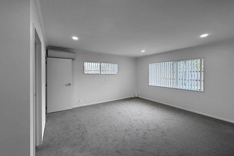 Photo of property in 65 Redcastle Drive, East Tamaki, Auckland, 2013