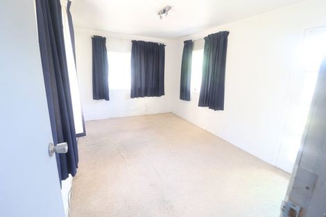 Photo of property in 35a Wade River Road, Stanmore Bay, Whangaparaoa, 0932