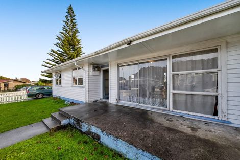Photo of property in 2 Newbury Place, Waitara, 4320