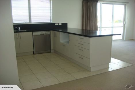 Photo of property in 5b Henry Street, Avondale, Auckland, 1026