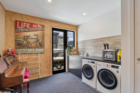 Photo of property in 4 Pounamu Avenue, Albert Town, Wanaka, 9305