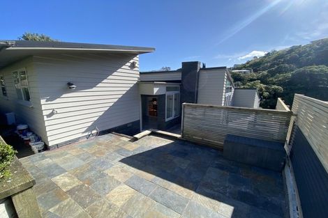 Photo of property in 76 Dowse Drive, Maungaraki, Lower Hutt, 5010