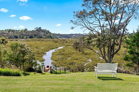 Photo of property in 85 Whangaparaoa Road, Red Beach, 0932