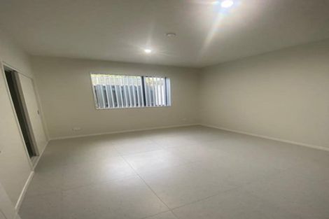 Photo of property in 36 Cambridge Terrace, Papatoetoe, Auckland, 2025