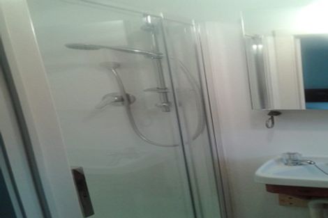 Photo of property in 82 Opanuku Road, Henderson Valley, Auckland, 0612