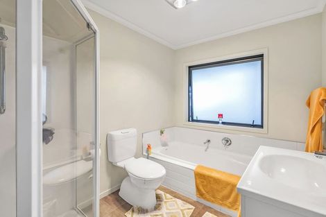 Photo of property in 66 Shillingford Boulevard, Rolleston, 7615