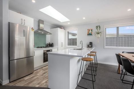 Photo of property in 18 Taiko Place, Kenepuru, Porirua, 5022