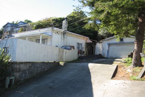 Photo of property in 106 Newlands Road, Newlands, Wellington, 6037