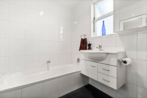 Photo of property in 104 Nuffield Avenue, Marewa, Napier, 4110