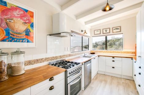 Photo of property in 27 Goldsmith Road, Hospital Hill, Napier, 4110