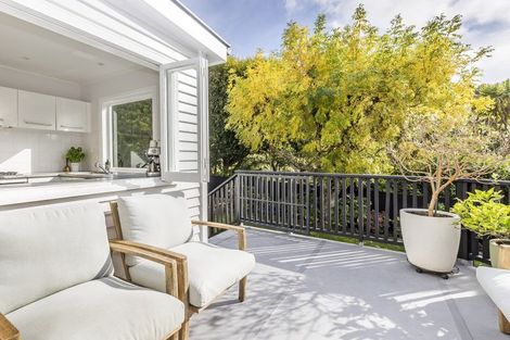 Photo of property in 21 Waikare Street, Karori, Wellington, 6012