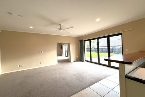 Photo of property in 79 Manor Park, Sunnyhills, Auckland, 2010