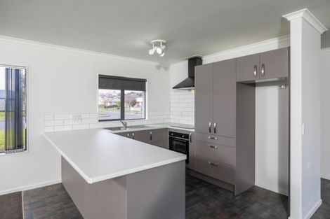 Photo of property in 4 Twickenham Place, Nawton, Hamilton, 3200