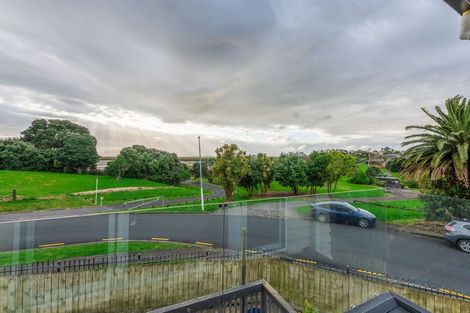 Photo of property in 57 Pitt Avenue, Clendon Park, Auckland, 2103
