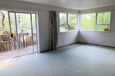 Photo of property in 3 Tahu Crescent, Sunnynook, Auckland, 0620