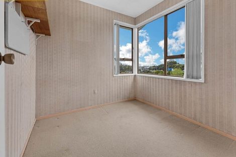 Photo of property in 32 Cockayne Crescent, Sunnynook, Auckland, 0620