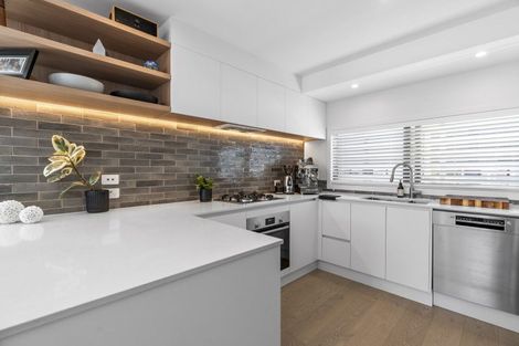 Photo of property in 8/17 Victoria Road, Mount Maunganui, 3116