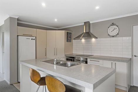 Photo of property in 2 Vista Close, Omokoroa, 3114