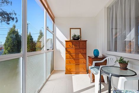 Photo of property in 2/79 Hills Road, Edgeware, Christchurch, 8013