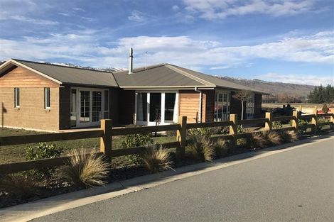 Photo of property in 44 Perriam Place, Mount Pisa, Cromwell, 9383